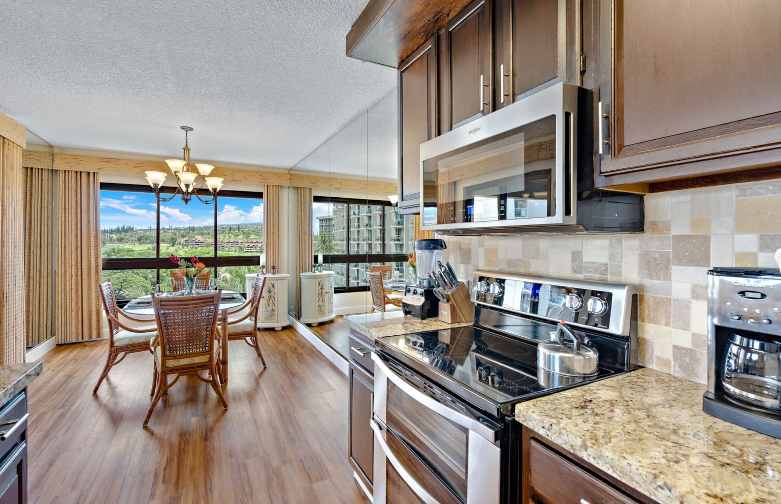Condo in Lahaina · ★4.57 · 2 bedrooms · 3 beds · 2 baths - Image 15