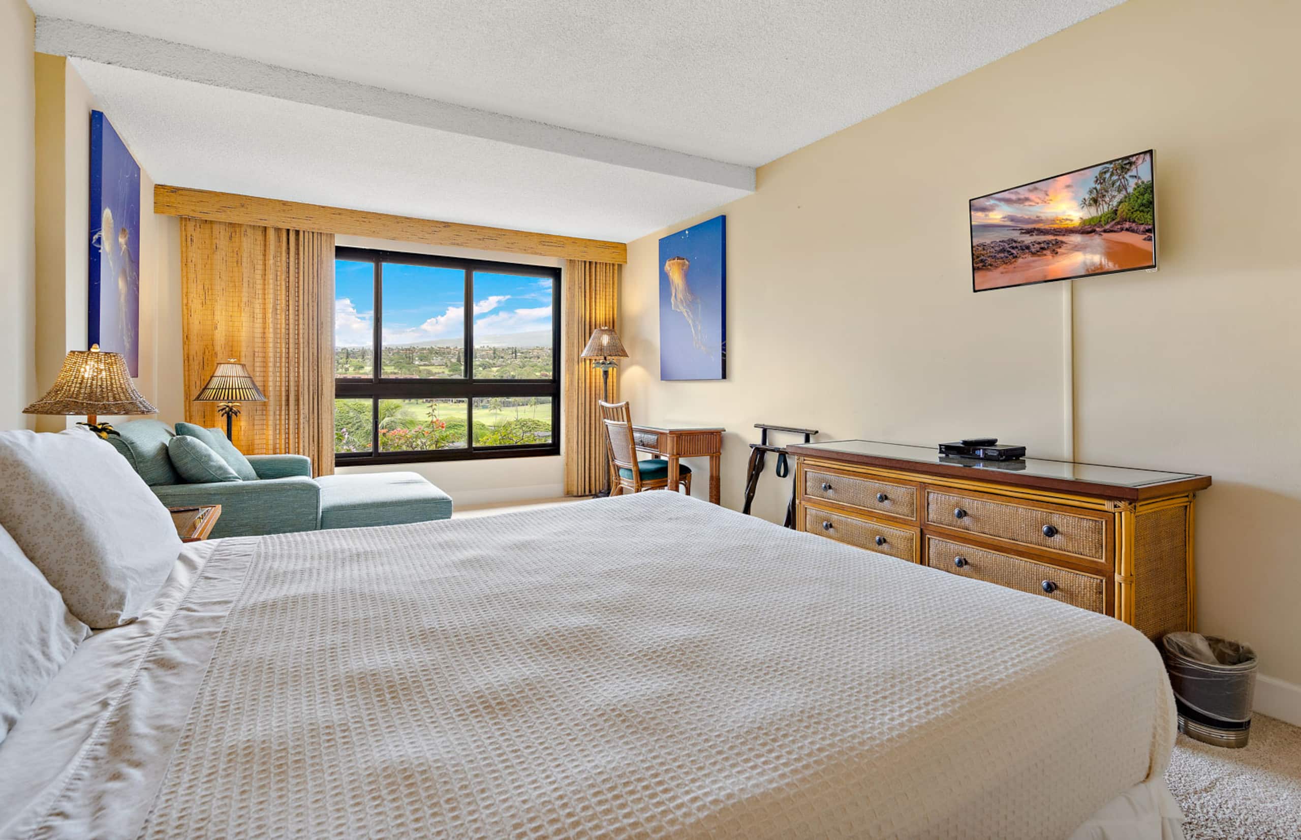 Condo in Lahaina · ★4.57 · 2 bedrooms · 3 beds · 2 baths - Image 21