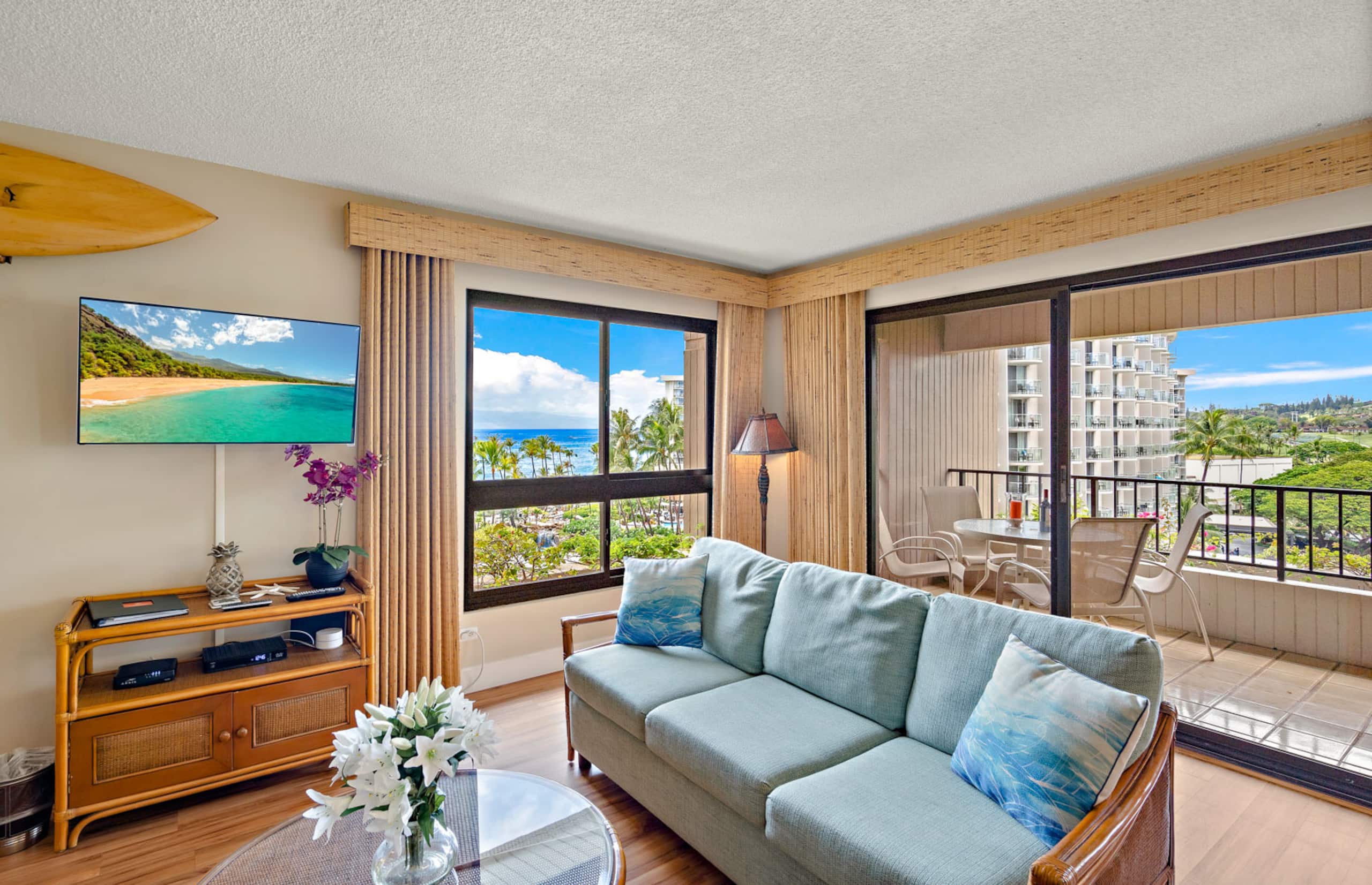 Condo in Lahaina · ★4.57 · 2 bedrooms · 3 beds · 2 baths - Image 19