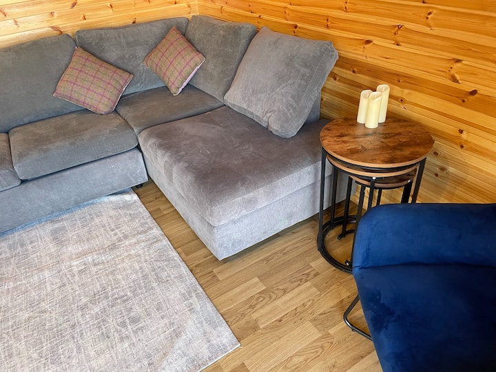 Fox's Den - Linlithgow