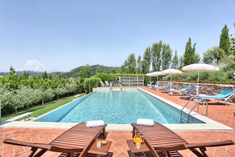 Luxury Villa in Tuscany with Pool near Pisa and Fl