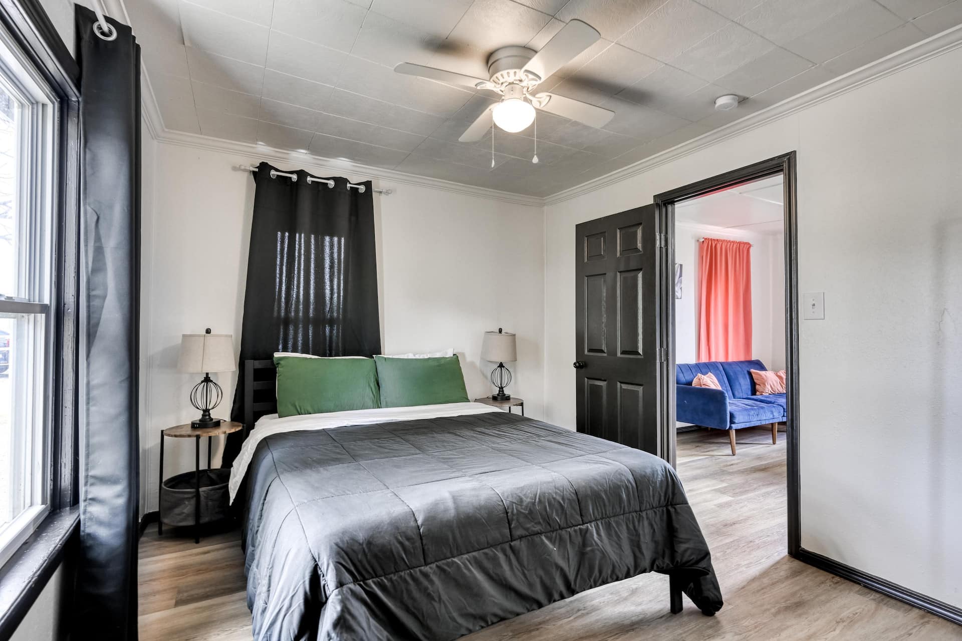 The Bluebird: Modern 1 Bed, Large Peaceful Yard — photo 5