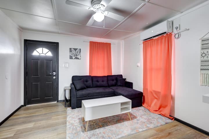 The Bluebird: Modern 1 Bed, Large Peaceful Yard - Joplin, MO
