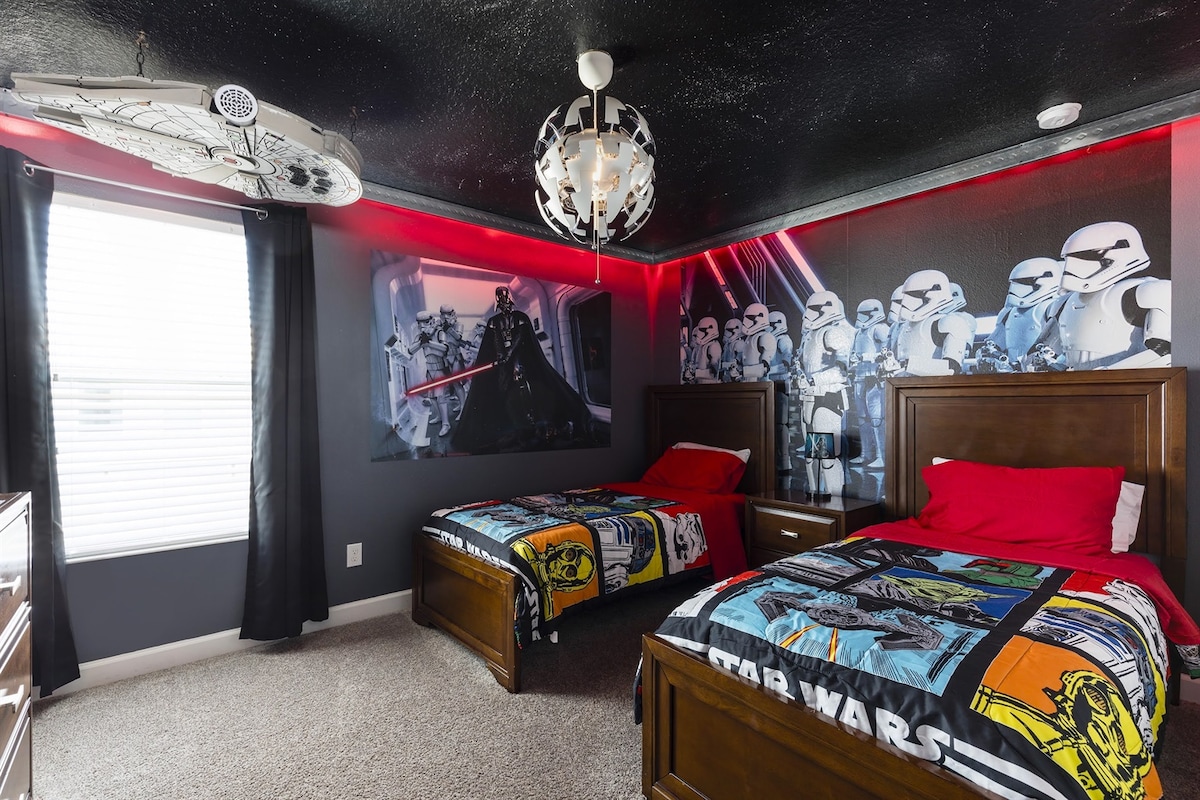 Star Wars Room at Villa Ichabod