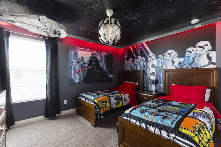 ห้องสตาร์วอร์สที่ Villa Ichabod