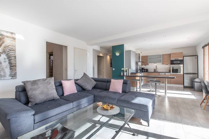 Quiet 3BR with terrace & incredible Mountain view