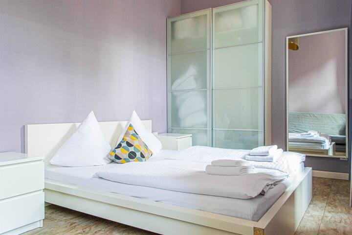 Stunning 4BDR Flat For Celebrations gallery image 3