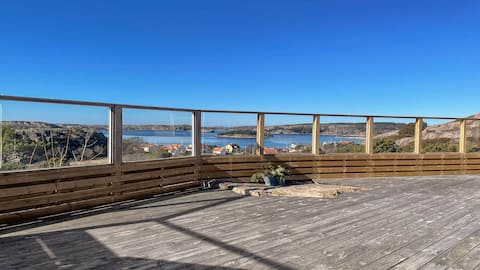Seafront with Terrific View by AJF Dream Living