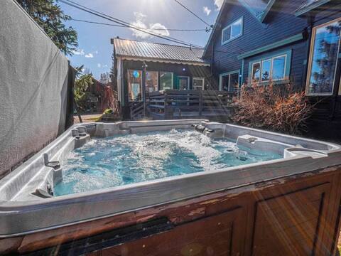 Victorian Mansion off Main, Hot Tub, Sauna, Pool T