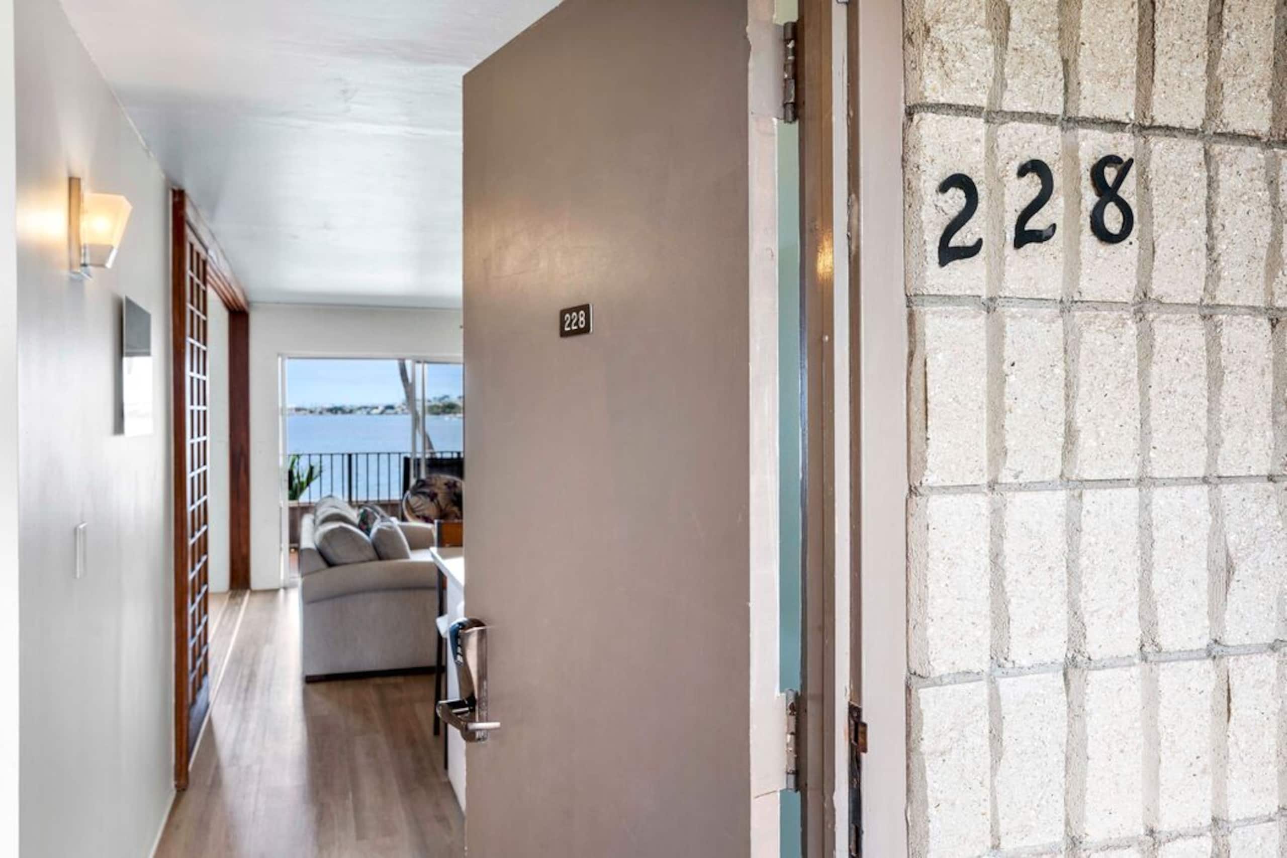 Condo in Kailua-Kona · ★4.68 · 2 bedrooms · 3 beds · 2 baths - Image 10