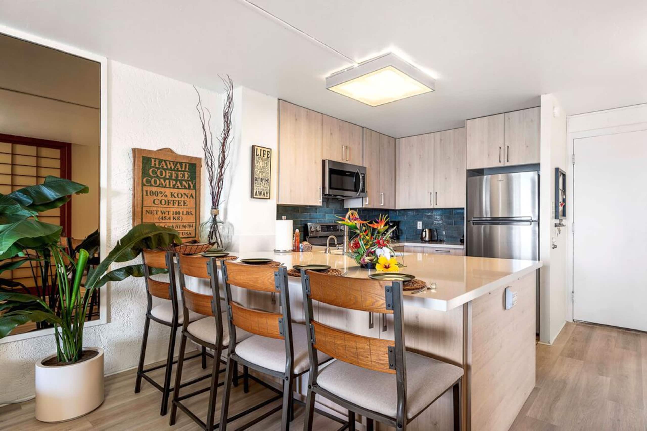 Condo in Kailua-Kona · ★4.68 · 2 bedrooms · 3 beds · 2 baths - Image 14