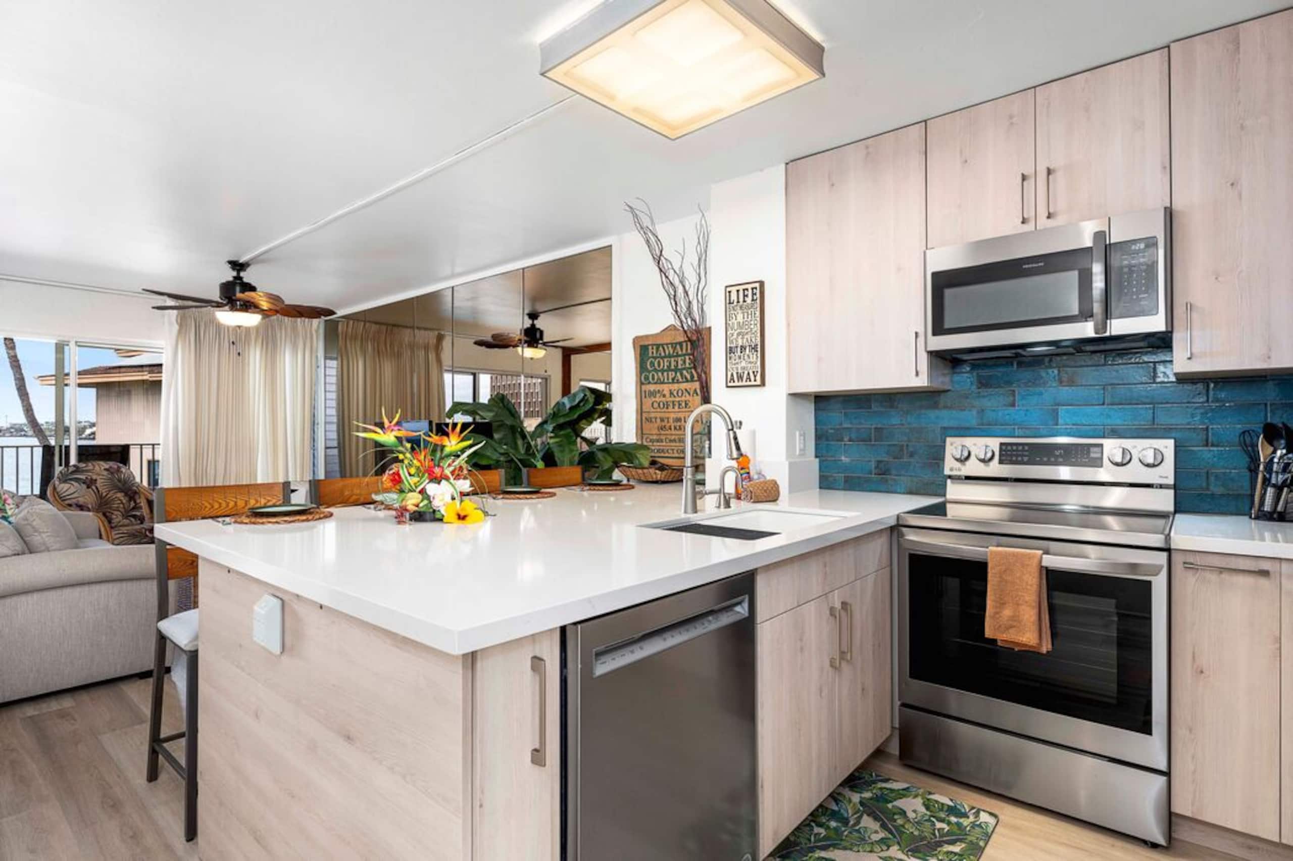 Condo in Kailua-Kona · ★4.68 · 2 bedrooms · 3 beds · 2 baths - Image 3