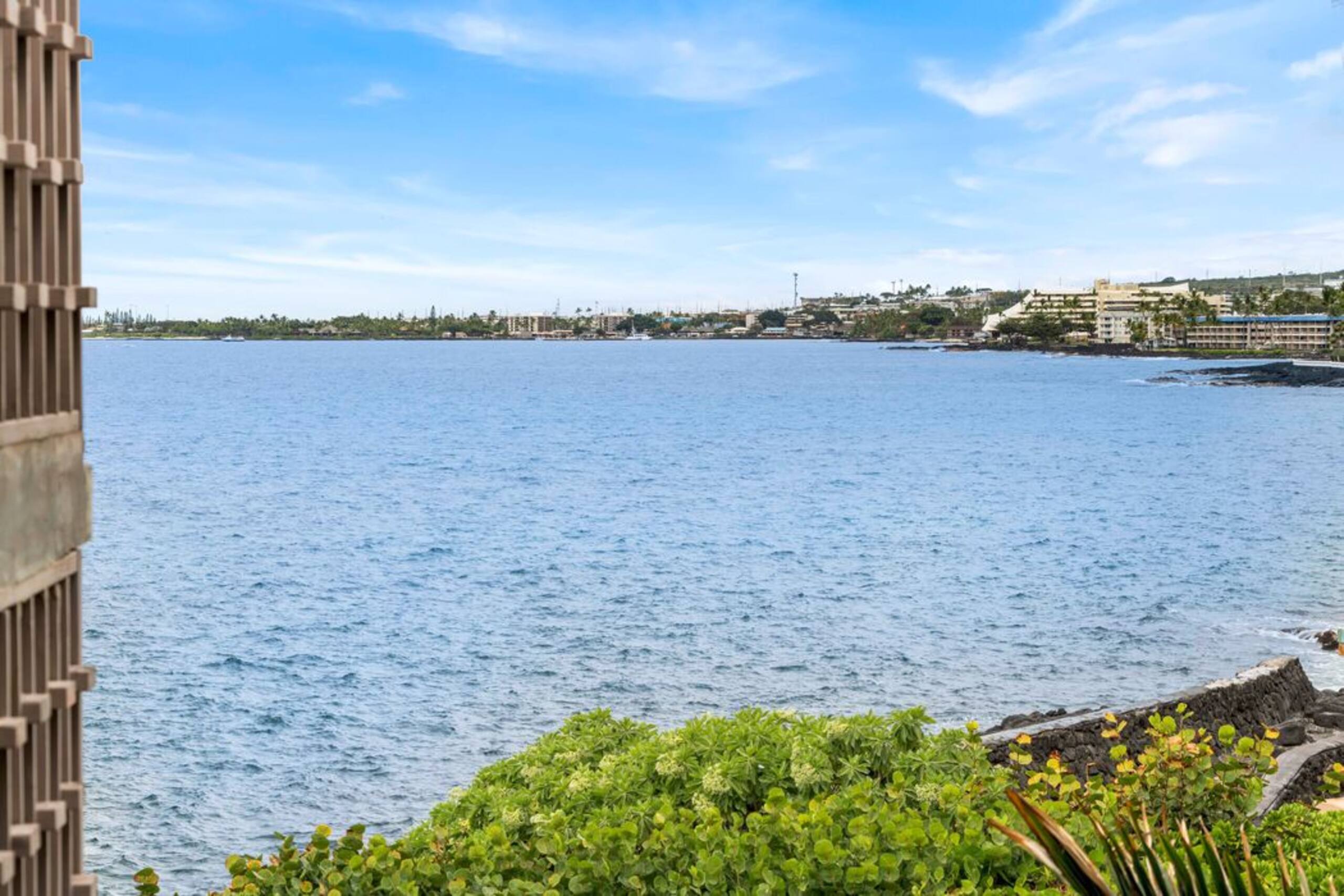 Condo in Kailua-Kona · ★4.68 · 2 bedrooms · 3 beds · 2 baths - Image 7