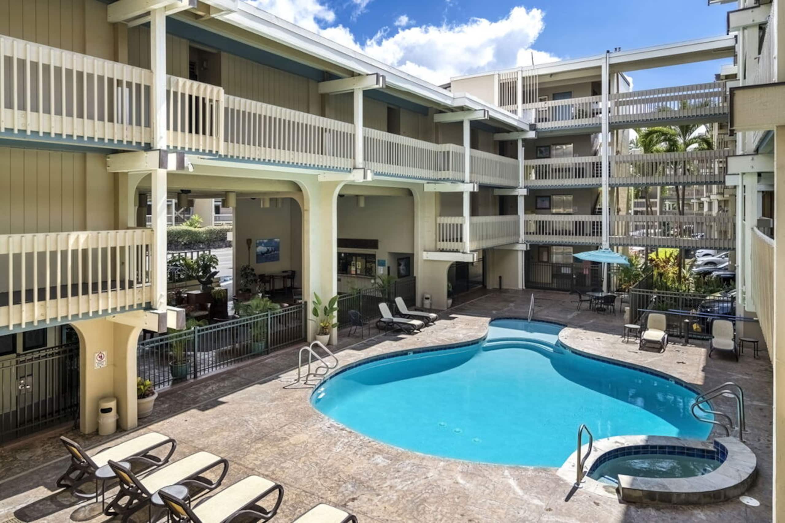 Condo in Kailua-Kona · ★4.73 · 3 bedrooms · 4 beds · 2 baths - Image 35