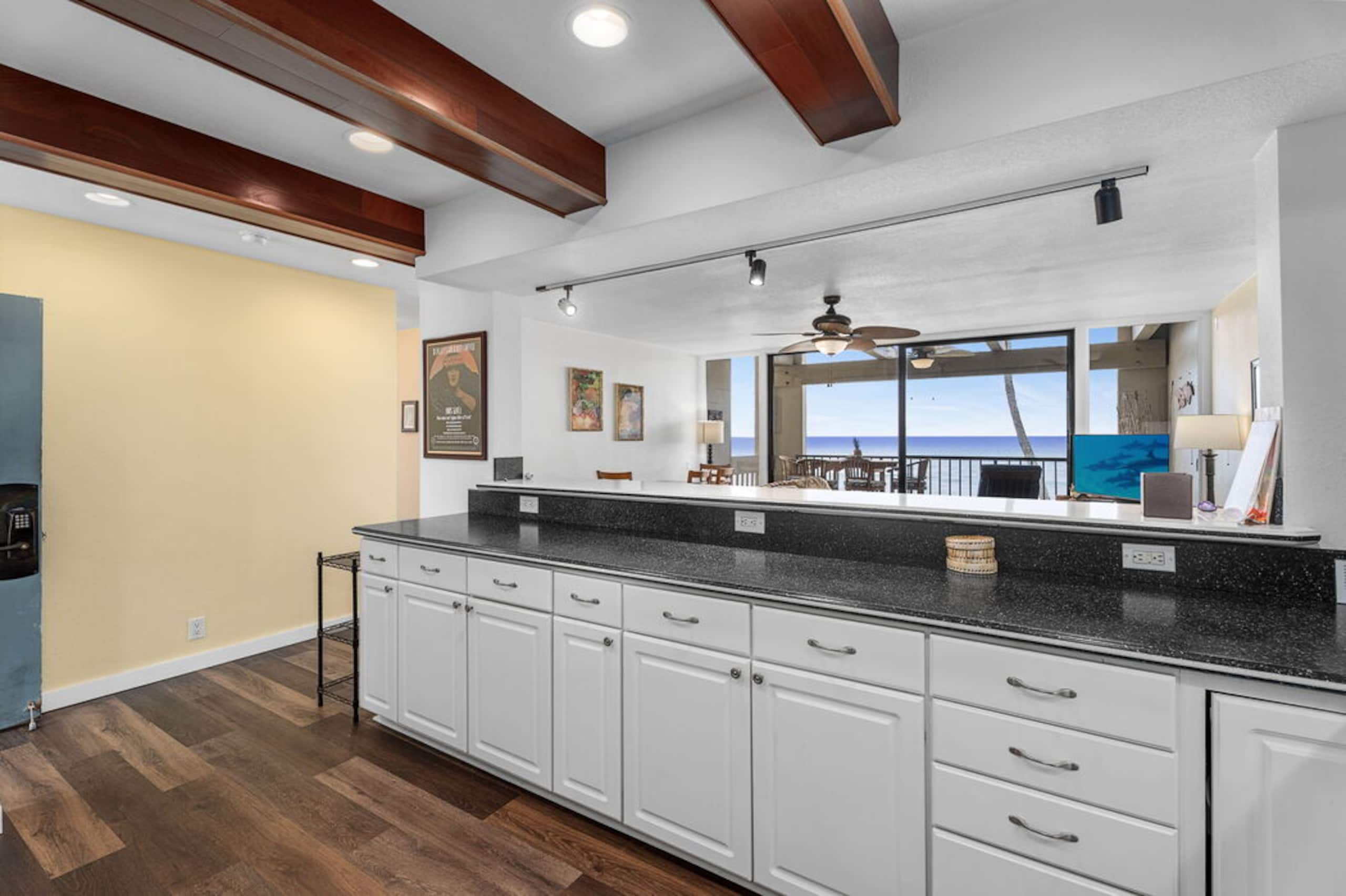 Condo in Kailua-Kona · ★4.73 · 3 bedrooms · 4 beds · 2 baths - Image 6