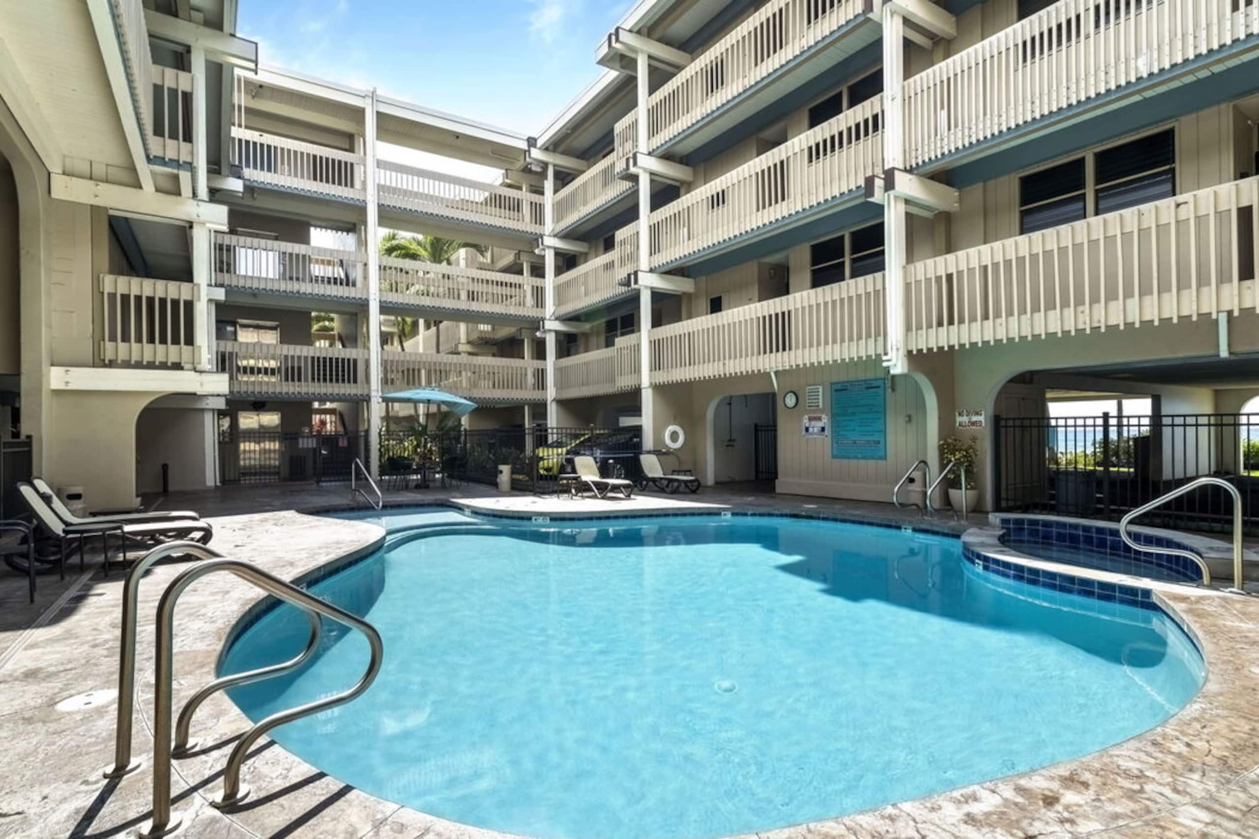 Condo in Kailua-Kona · ★4.73 · 3 bedrooms · 4 beds · 2 baths - Image 37