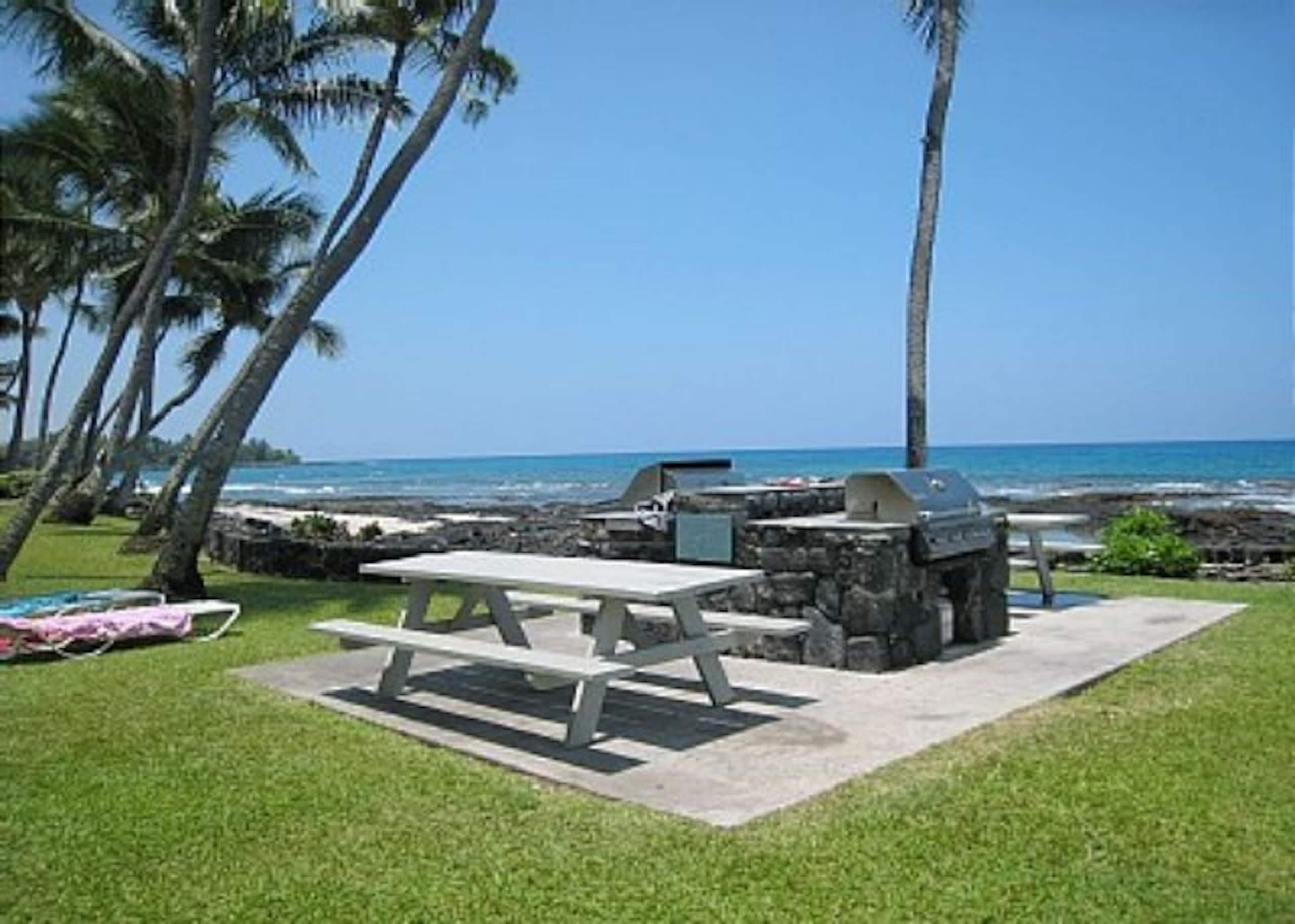 Condo in Kailua-Kona · ★4.73 · 3 bedrooms · 4 beds · 2 baths - Image 31