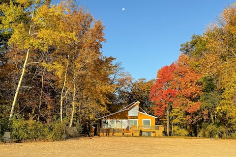 Private Beach & Deck: Spacious Lake Michigan Home