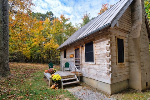 Top performing Airbnb: The Hideaway Cabin in Hocking Hills (with WiFi) in Hocking Hills