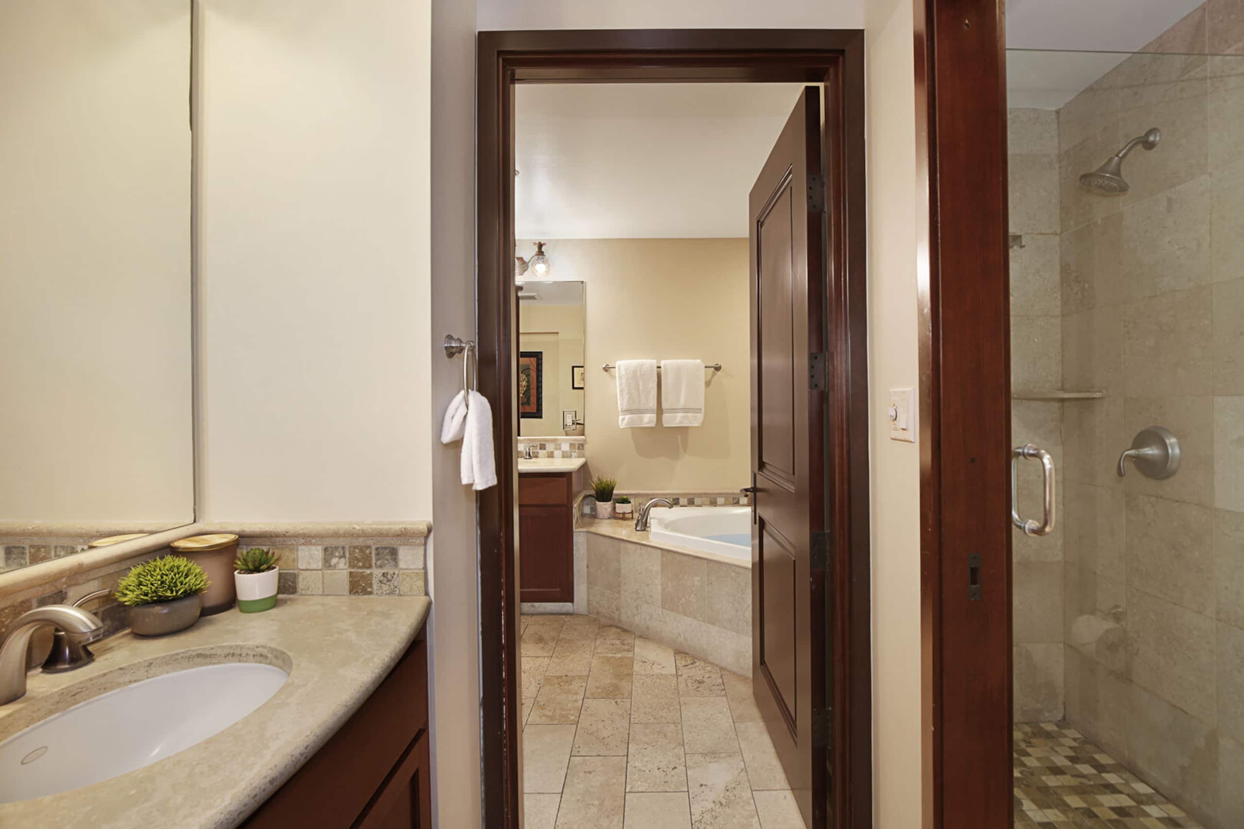 Condo in Kapaa · ★4.6 · 1 bedroom · 1 bed · 2 baths - Photo 8