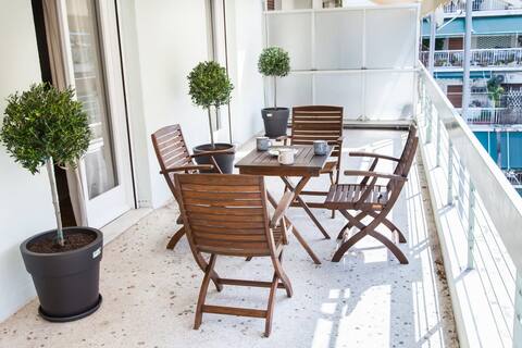 Popular Airbnb listing: Modern beauty in central area in ΑΜΠΕΛΟΚΗΠΟΙ ΙΙ