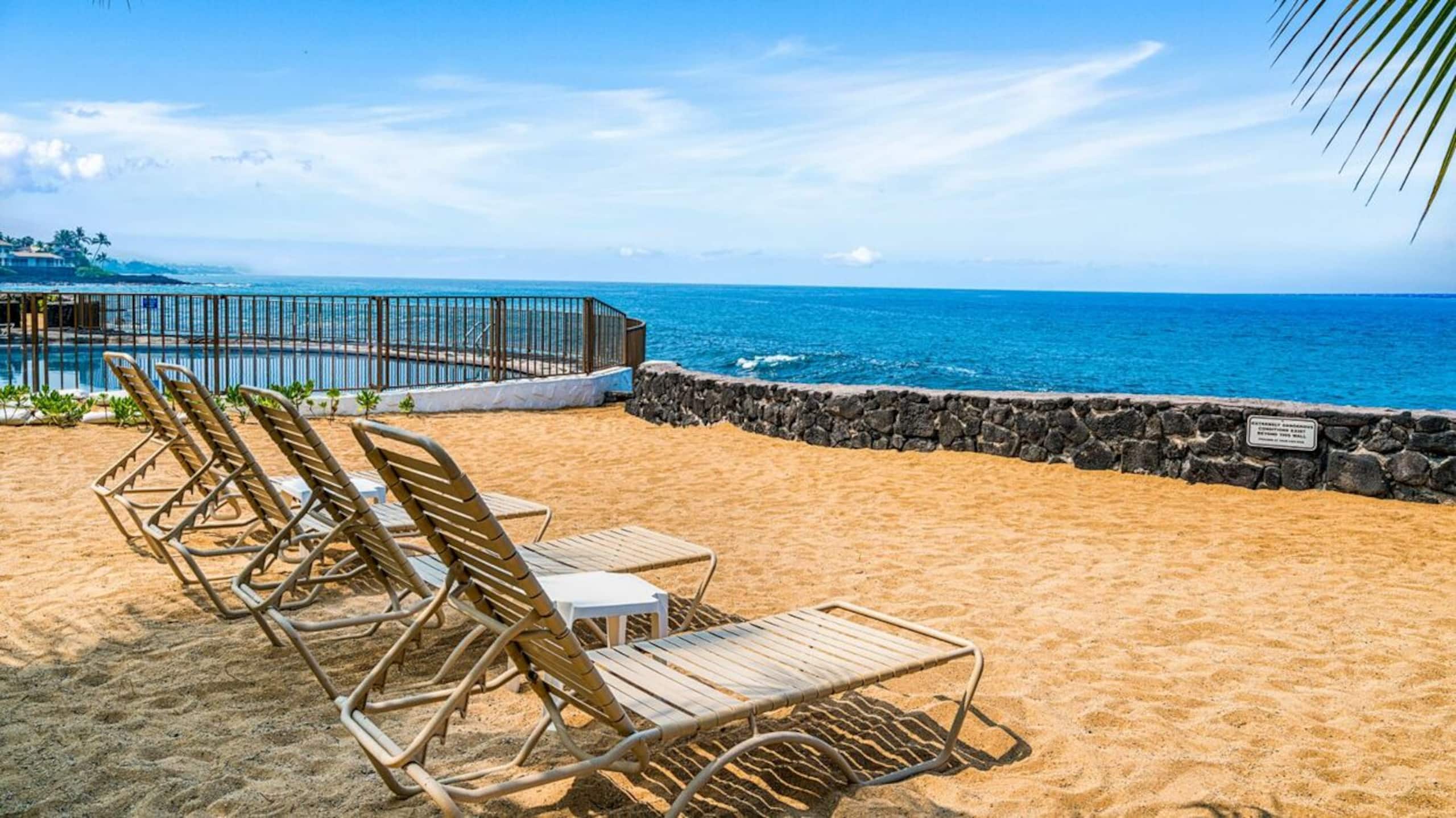 Condo in Kailua-Kona · ★4.6 · 2 bedrooms · 2 beds · 2 baths - Image 26