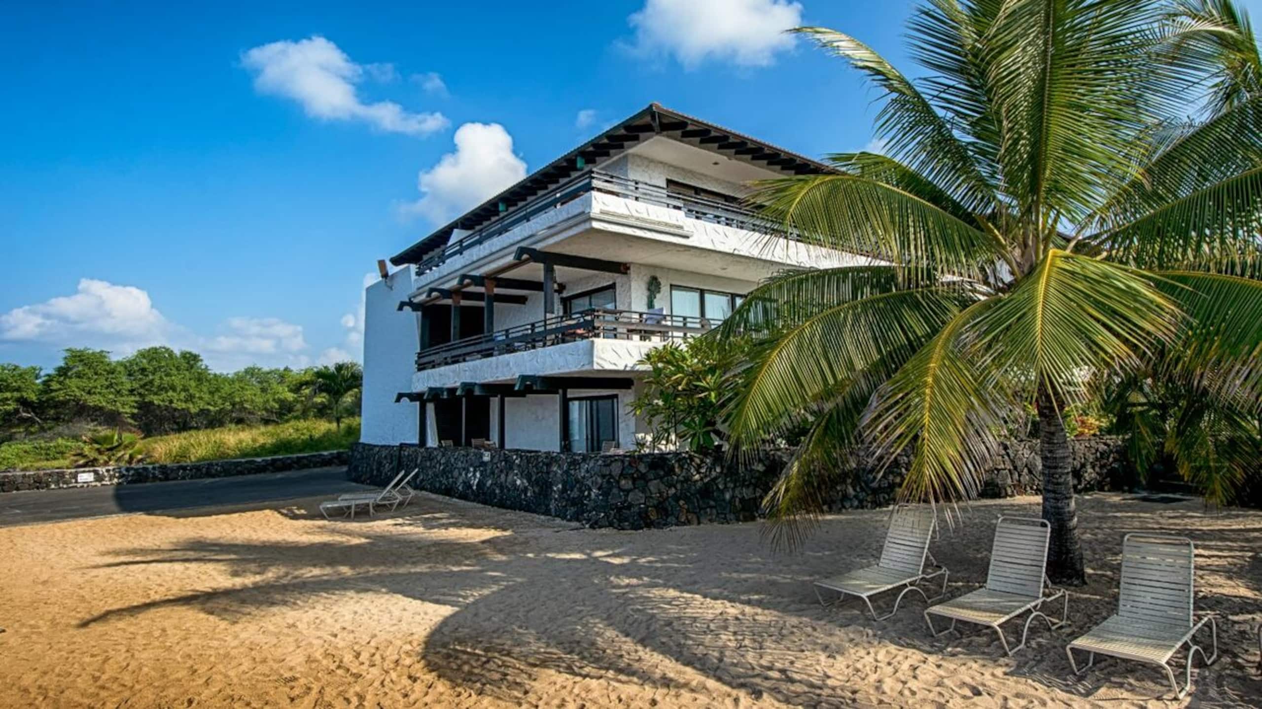 Condo in Kailua-Kona · ★4.6 · 2 bedrooms · 2 beds · 2 baths - Image 39