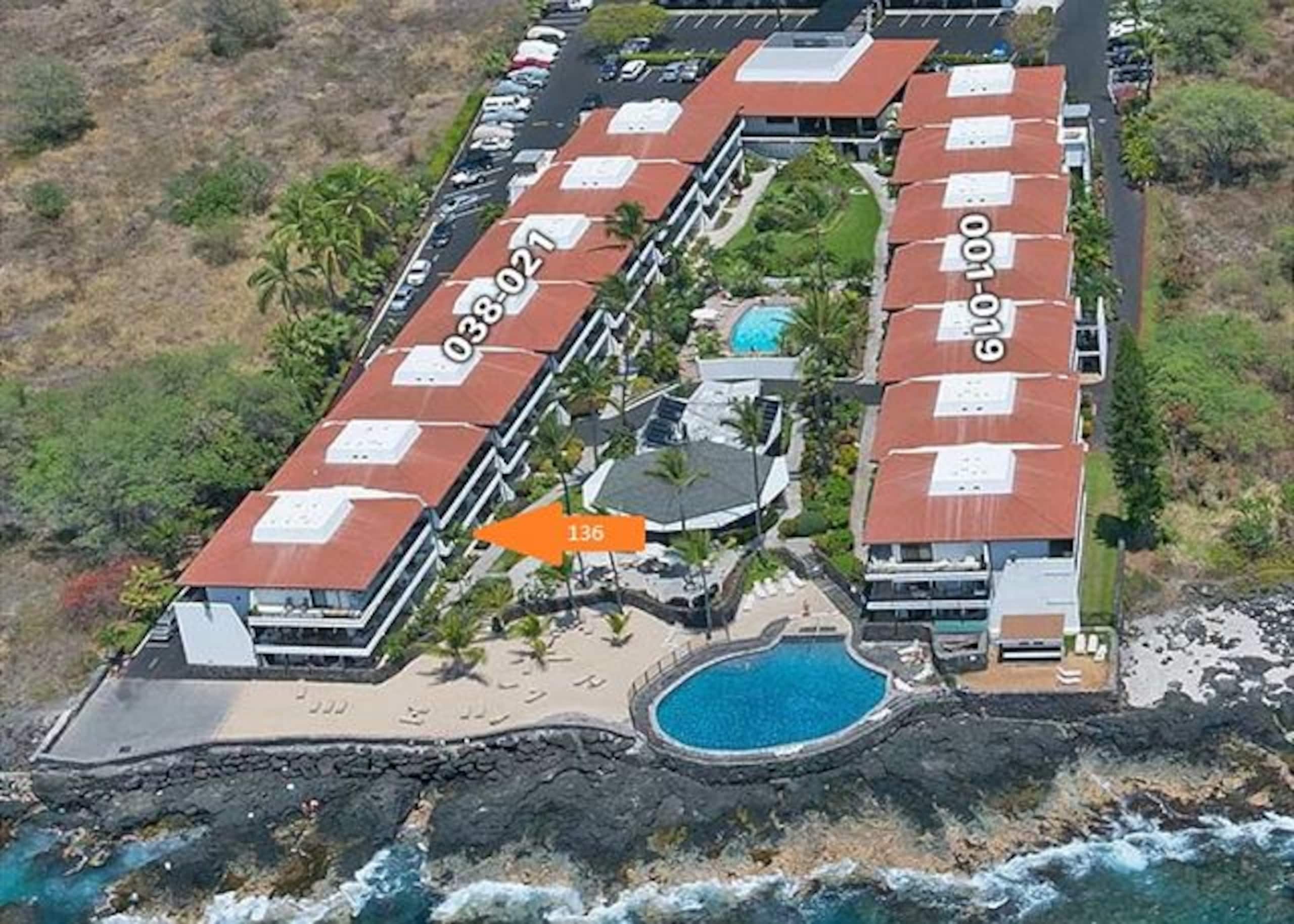 Condo in Kailua-Kona · ★4.6 · 2 bedrooms · 2 beds · 2 baths - Image 2