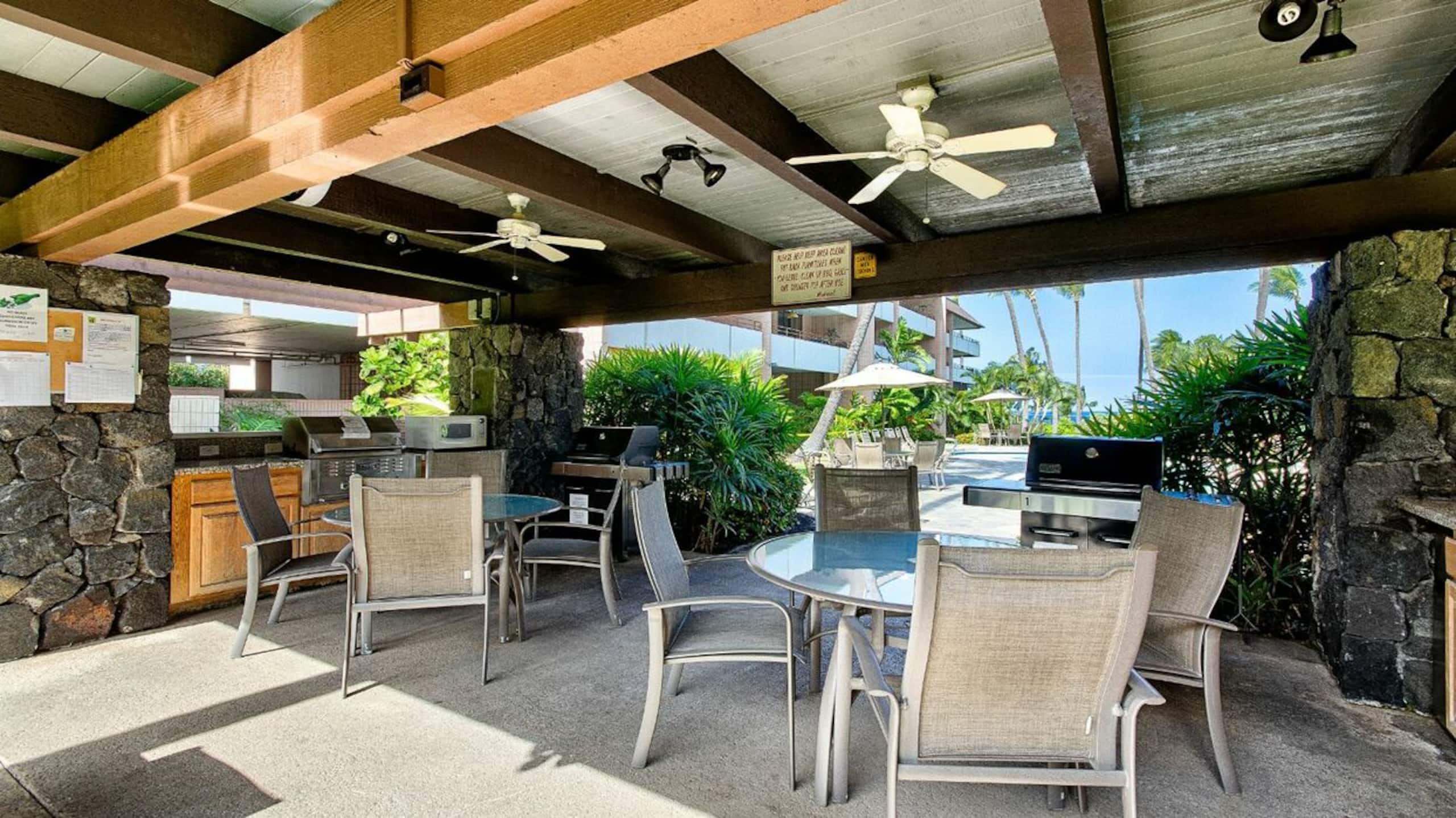 Condo in Kailua-Kona · ★4.62 · 2 bedrooms · 3 beds · 2 baths - Image 26