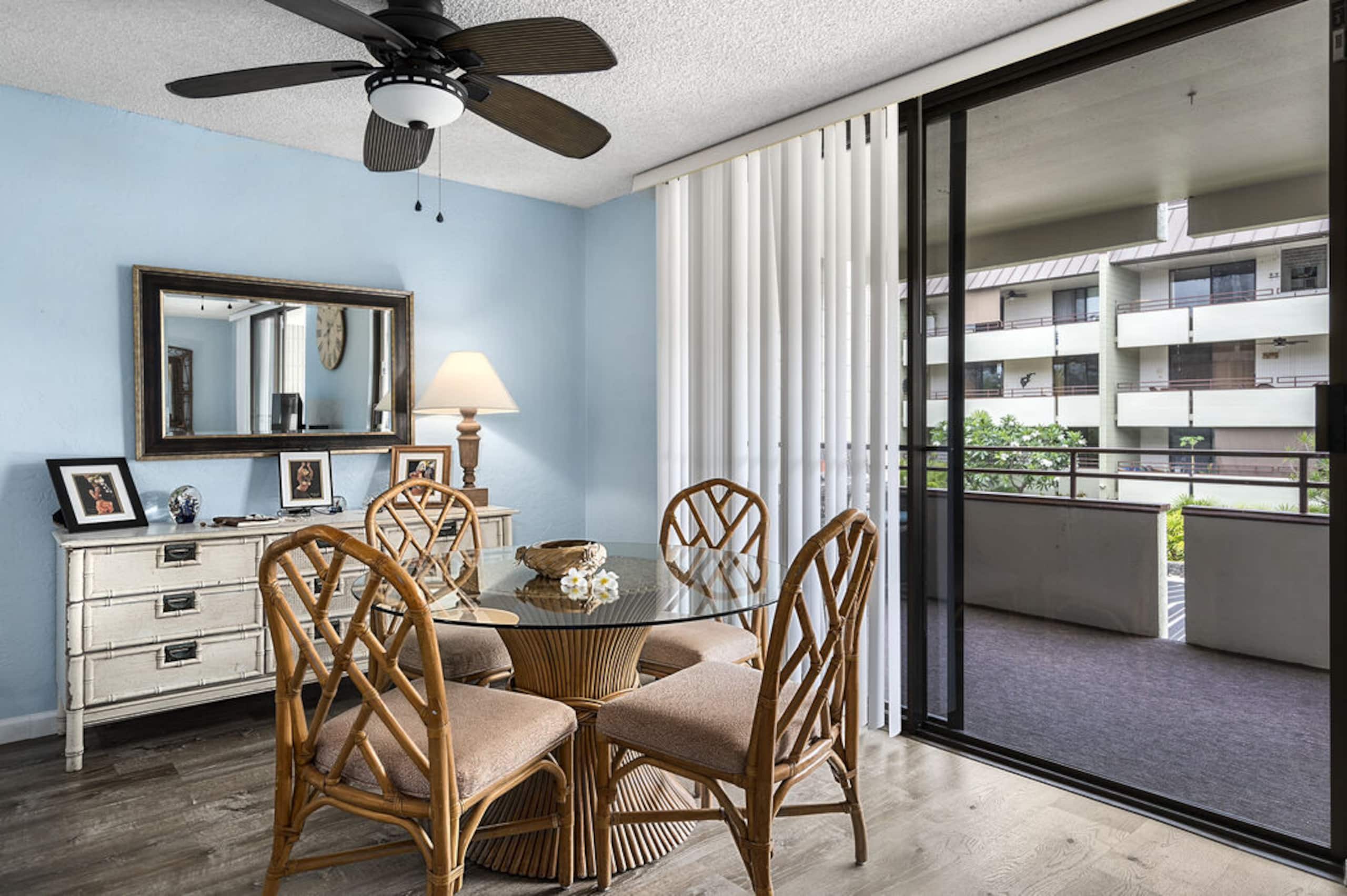 Condo in Kailua-Kona · ★4.62 · 2 bedrooms · 3 beds · 2 baths - Image 9