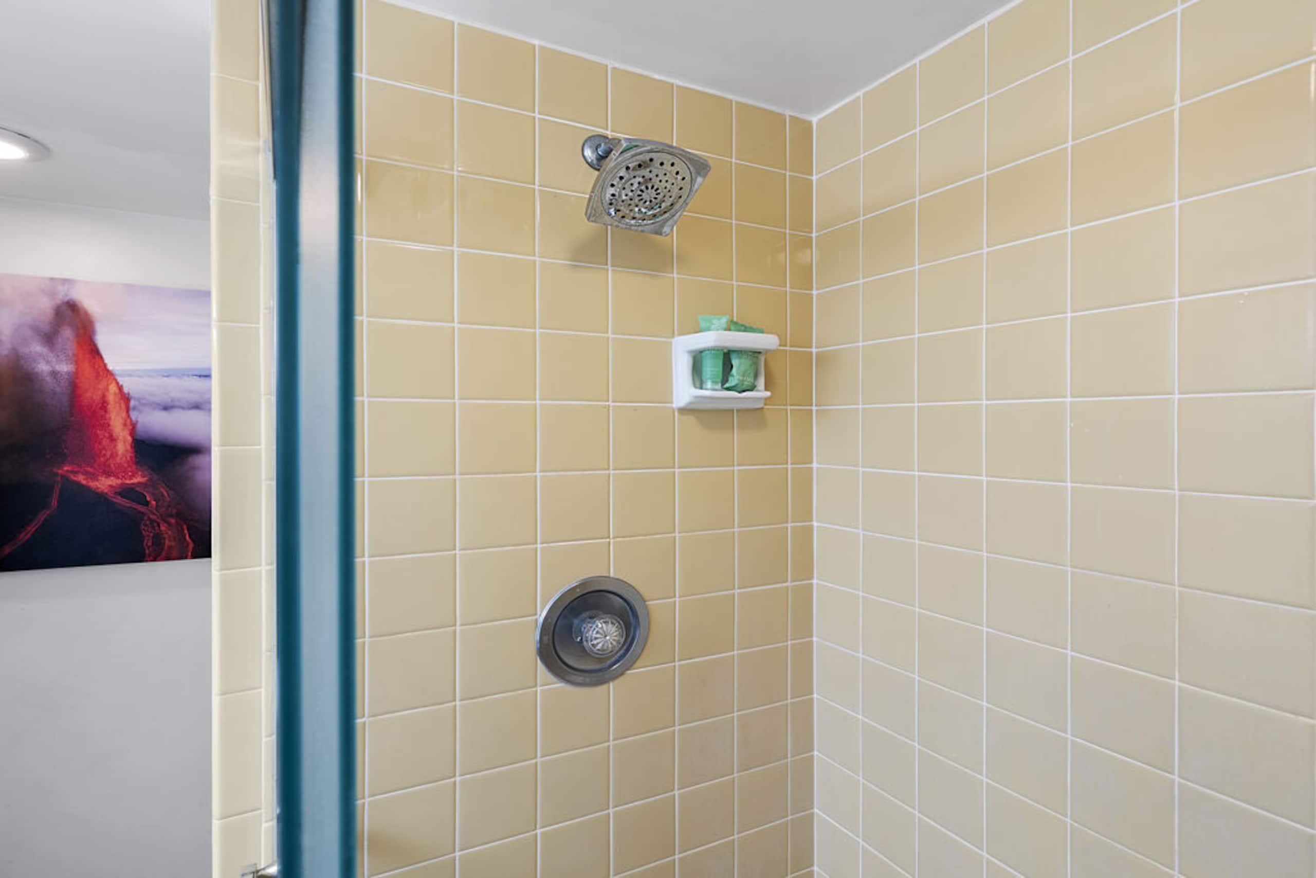 Condo in Kailua-Kona · ★4.62 · 2 bedrooms · 3 beds · 2 baths - Image 15