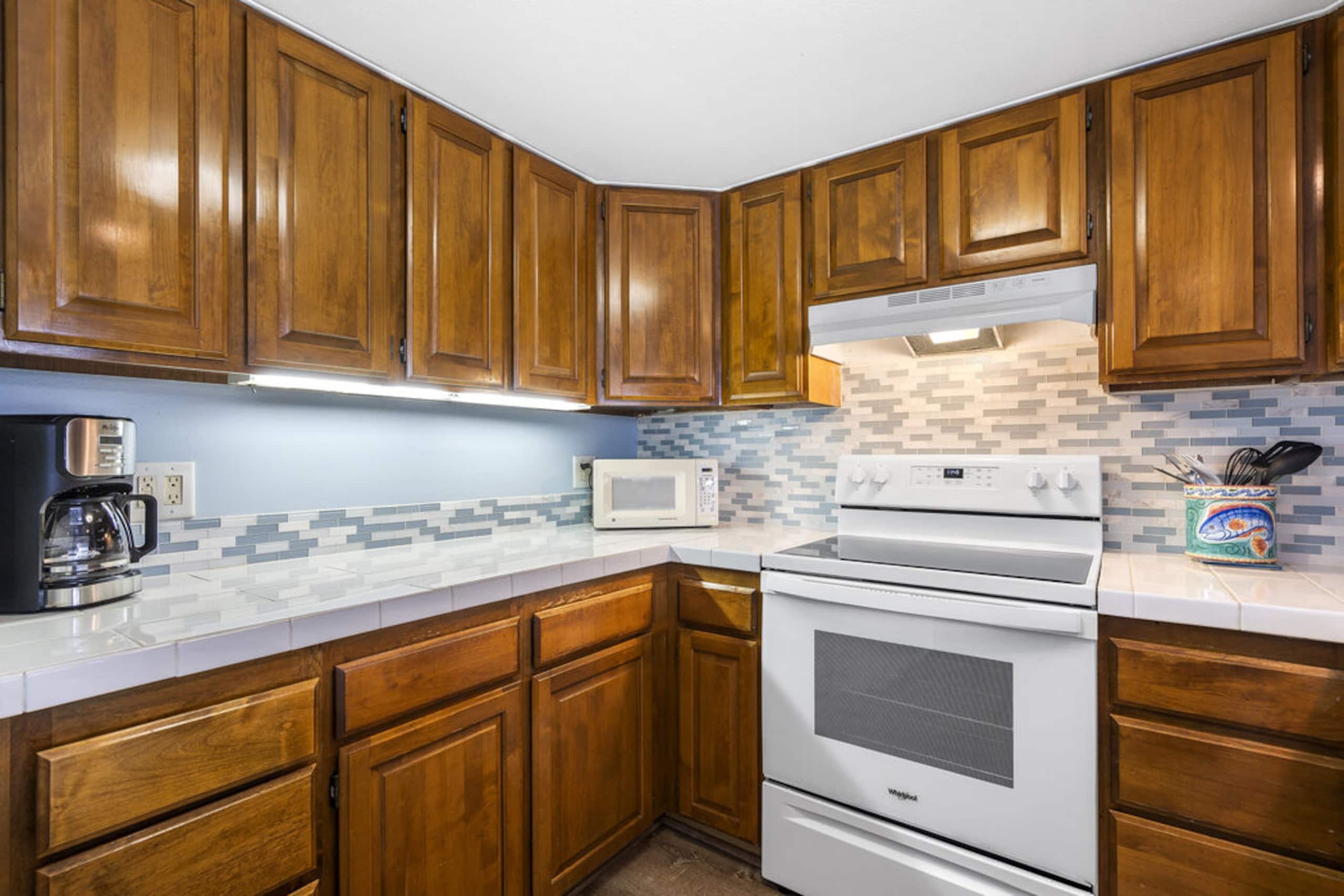 Condo in Kailua-Kona · ★4.62 · 2 bedrooms · 3 beds · 2 baths - Image 7