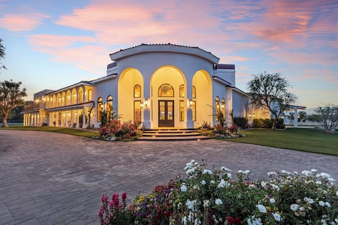 Drop-dead gorgeous villa-all amenities-13 bedrooms