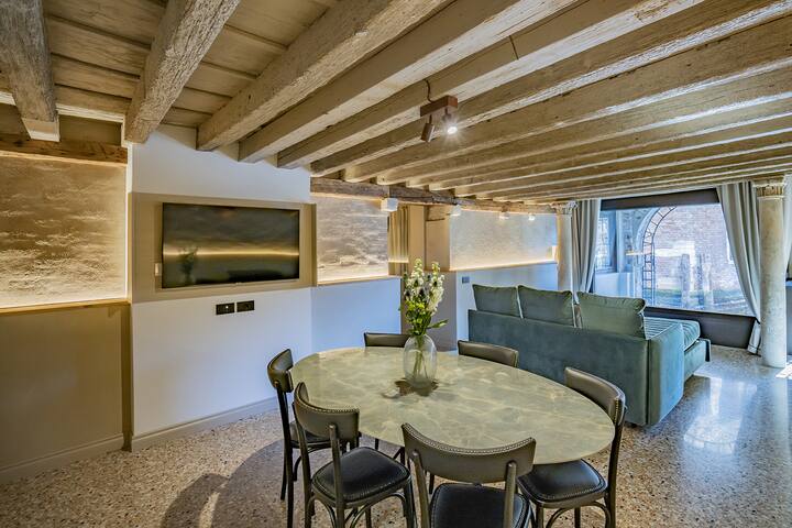 Corte Rubbi 1 A True Canal-side Experience gallery image 2