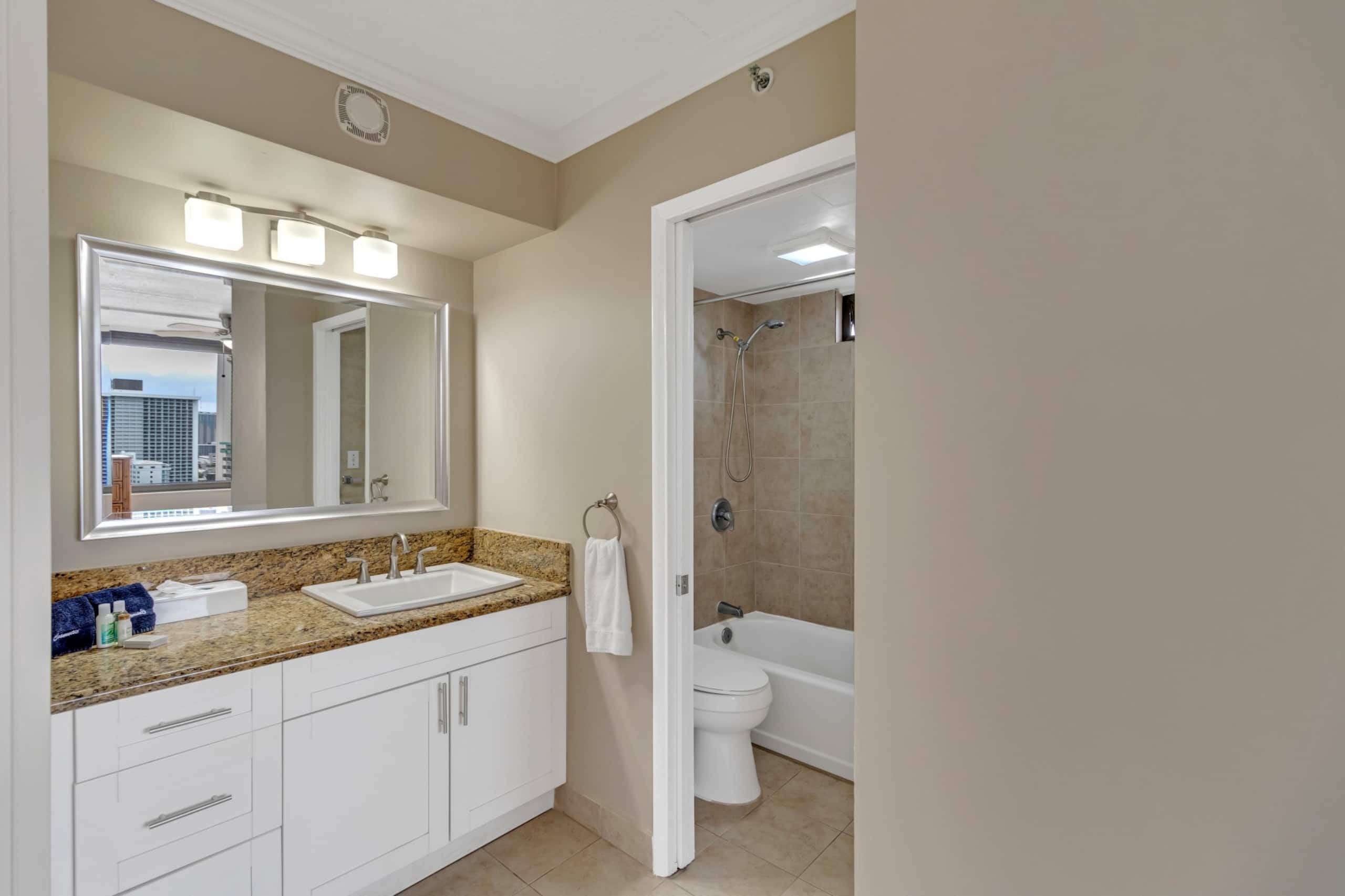 Condo in Honolulu · ★4.0 · 1 bedroom · 2 beds · 1 private bath - Image 19