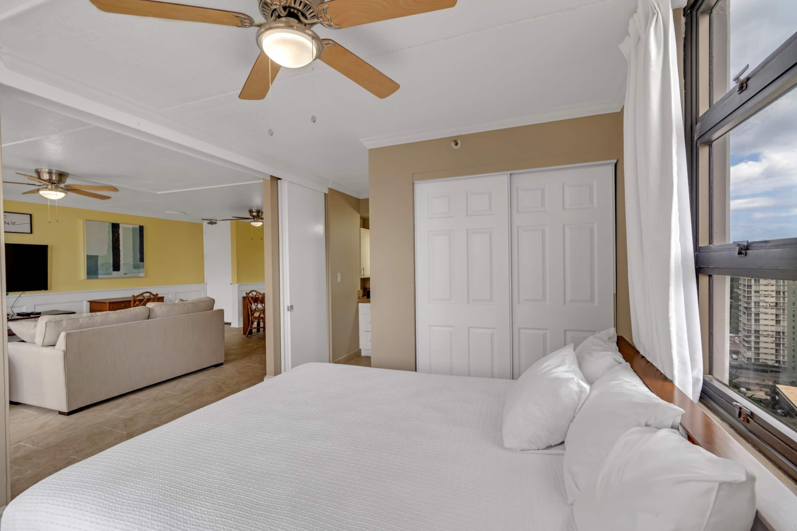 Condo in Honolulu · ★4.0 · 1 bedroom · 2 beds · 1 private bath - Image 18