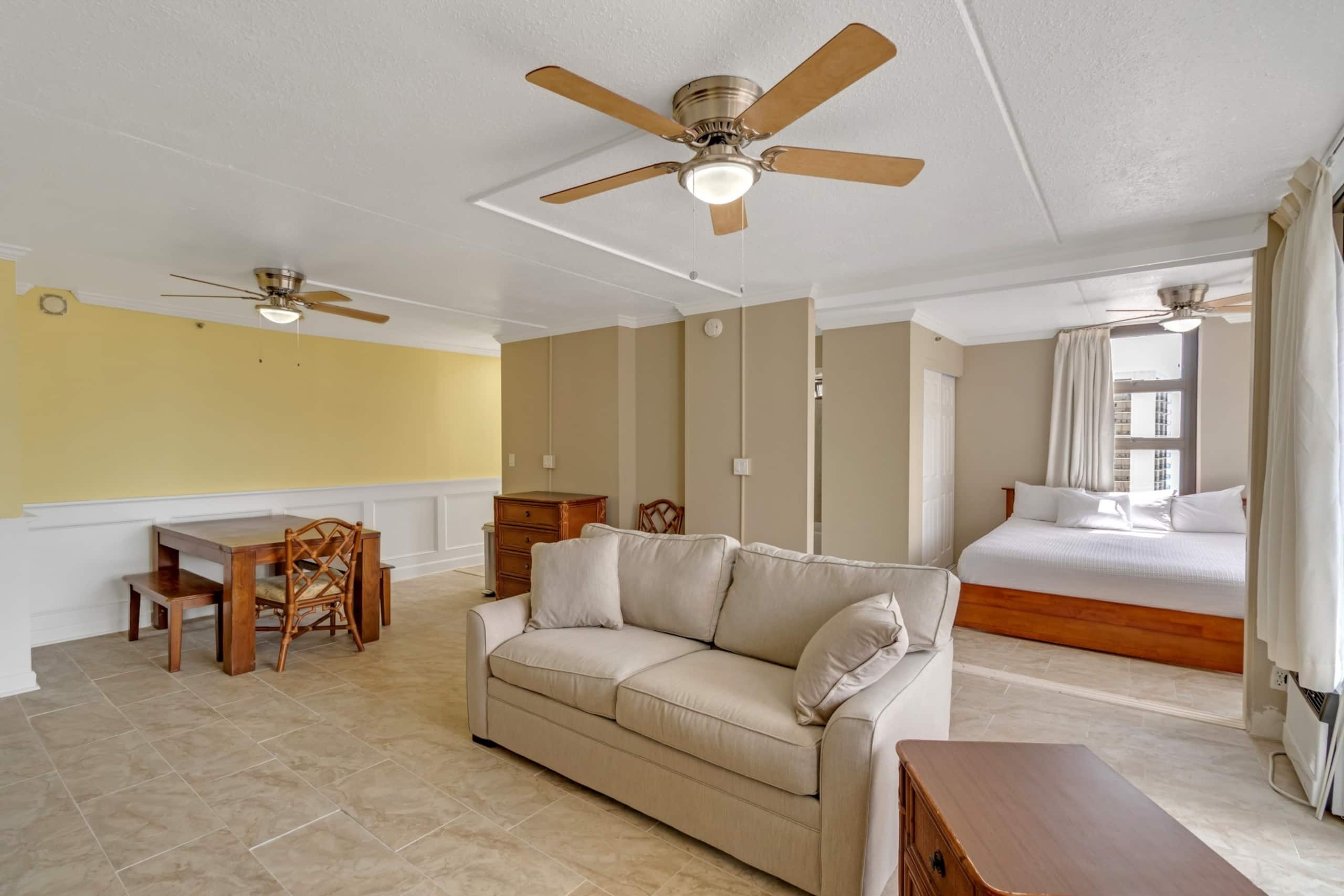 Condo in Honolulu · ★4.0 · 1 bedroom · 2 beds · 1 private bath - Image 13