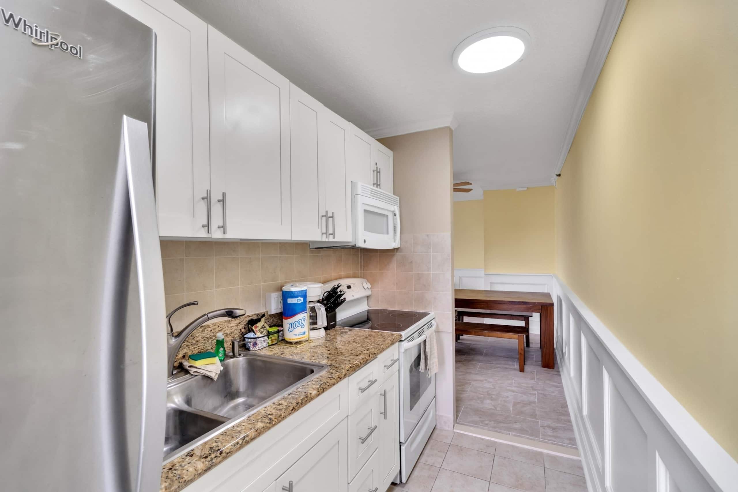 Condo in Honolulu · ★4.0 · 1 bedroom · 2 beds · 1 private bath - Image 5