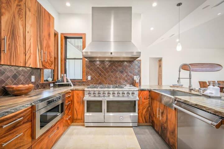 Luxe Golf Estate w/ Hilton Pool passes – Sleeps 10 gallery image 5