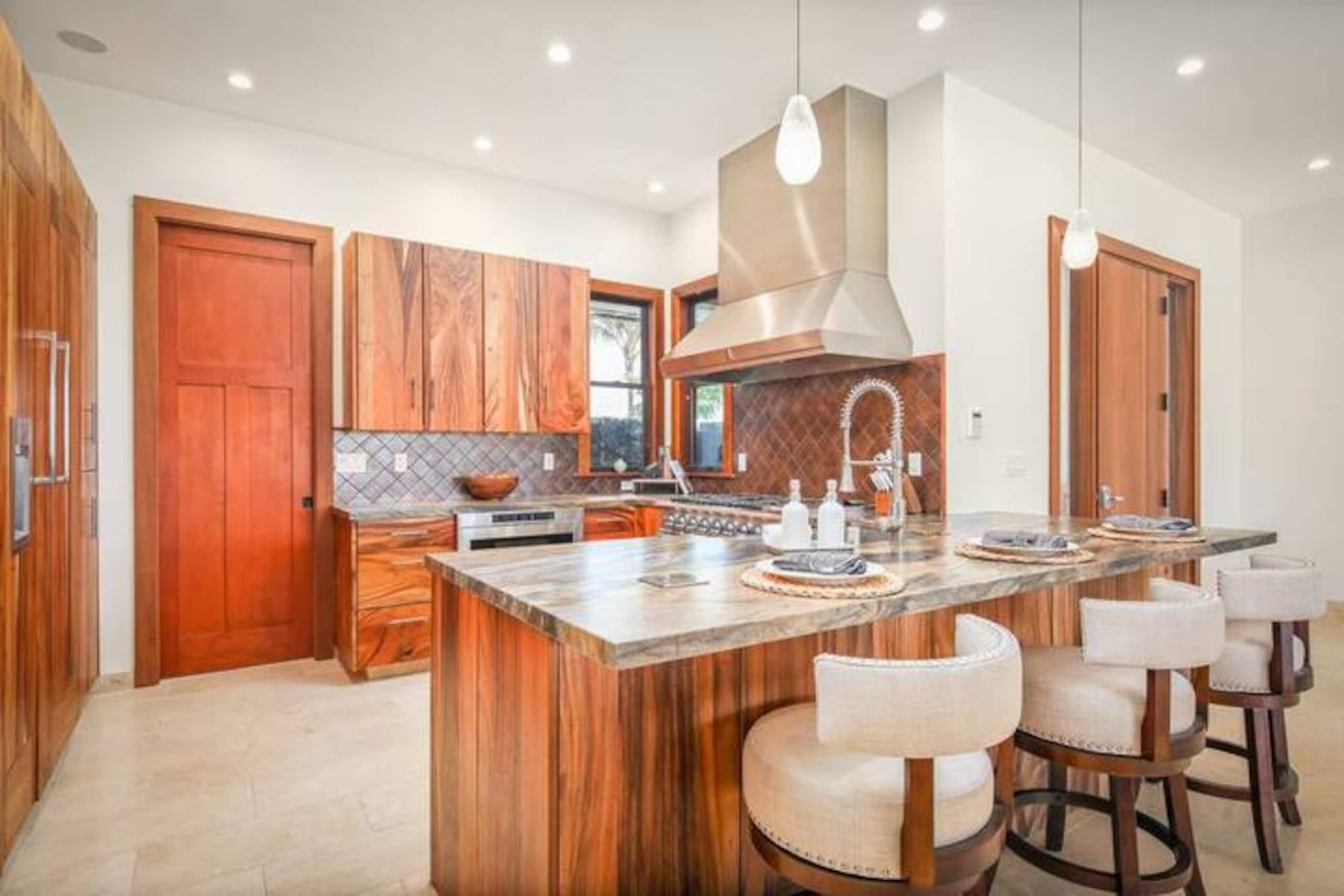 Home in Waikoloa Village · ★4.99 · 4 bedrooms · 5 beds · 4 baths - Photo 8