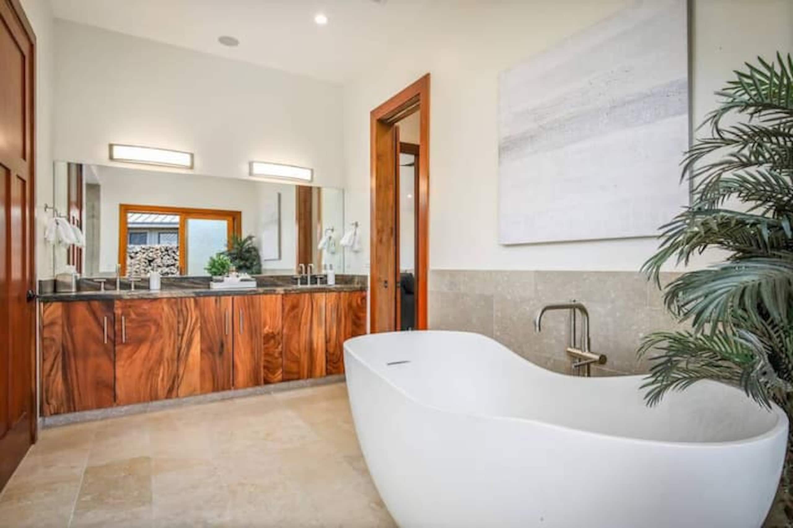 Home in Waikoloa Village · ★4.99 · 4 bedrooms · 5 beds · 4 baths - Photo 26