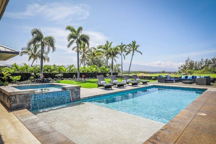 Luxe Golf Estate w/ Hilton Pool passes – Sleeps 10 gallery image 2