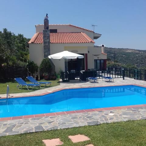 Villa "iliothea" seaside Milatos Crete, swimming p