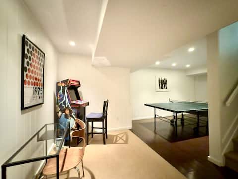 Amagansett Farmhouse Retreat - Cozy Vibes