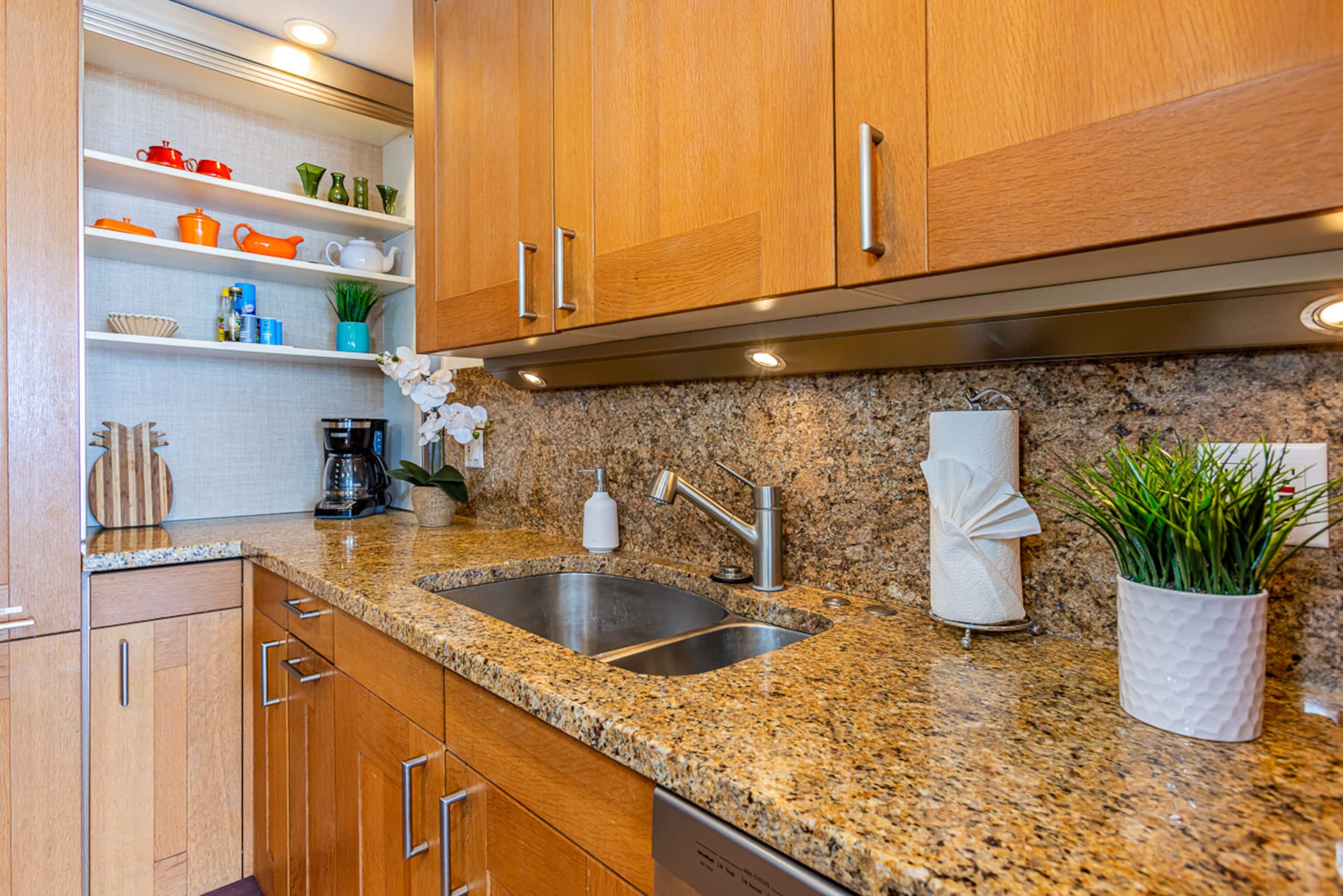 Condo in Kihei · ★4.92 · 2 bedrooms · 2 beds · 2 baths - Image 23