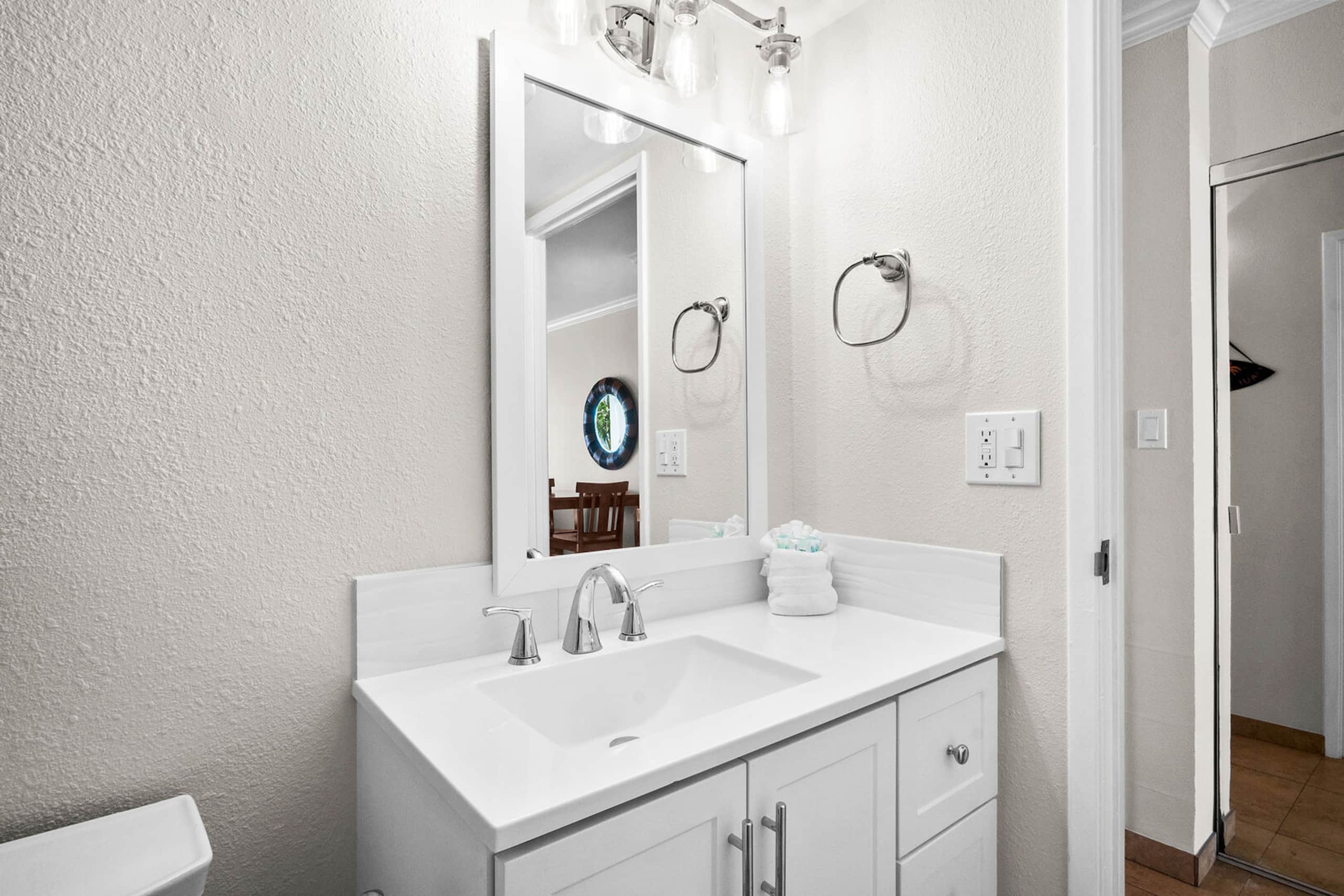 Condo in Wailuku · ★5.0 · 1 bedroom · 2 beds · 1 bath - Image 25