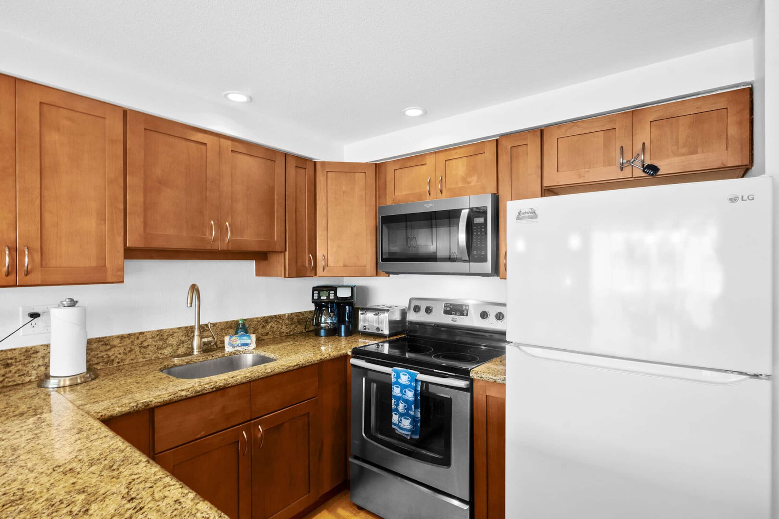 Condo in Wailuku · ★5.0 · 1 bedroom · 2 beds · 1 bath - Image 3