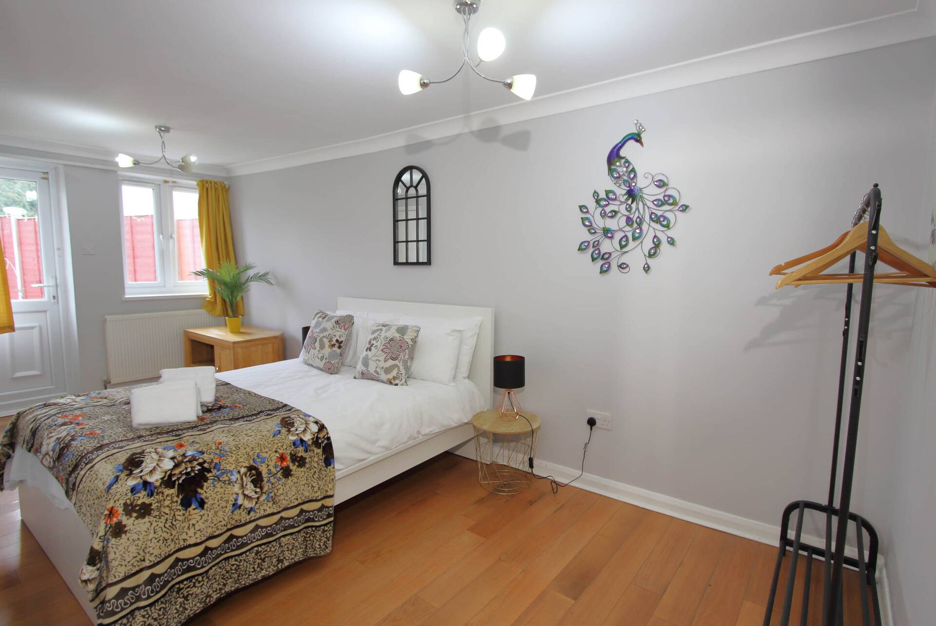 Cheerful 3 Bedroom 2 Bathroom Bungalow by CozyNest — photo 3