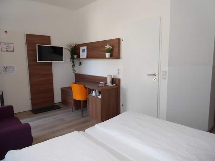 Zweibettzimmer "Motel+" / 
Twin bed room "Motel+" 