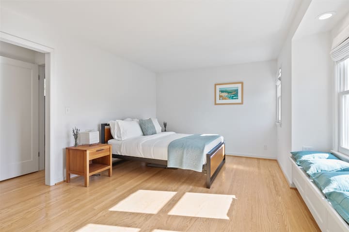 Casita Palo Alto – 2 Bed 2 Bath / Private Back Yar gallery image 2